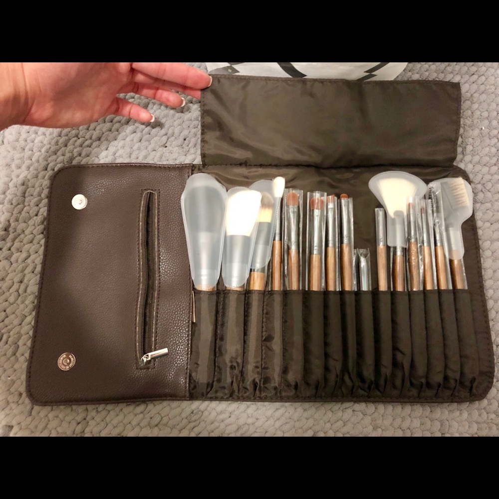 🌻Makeup brushes